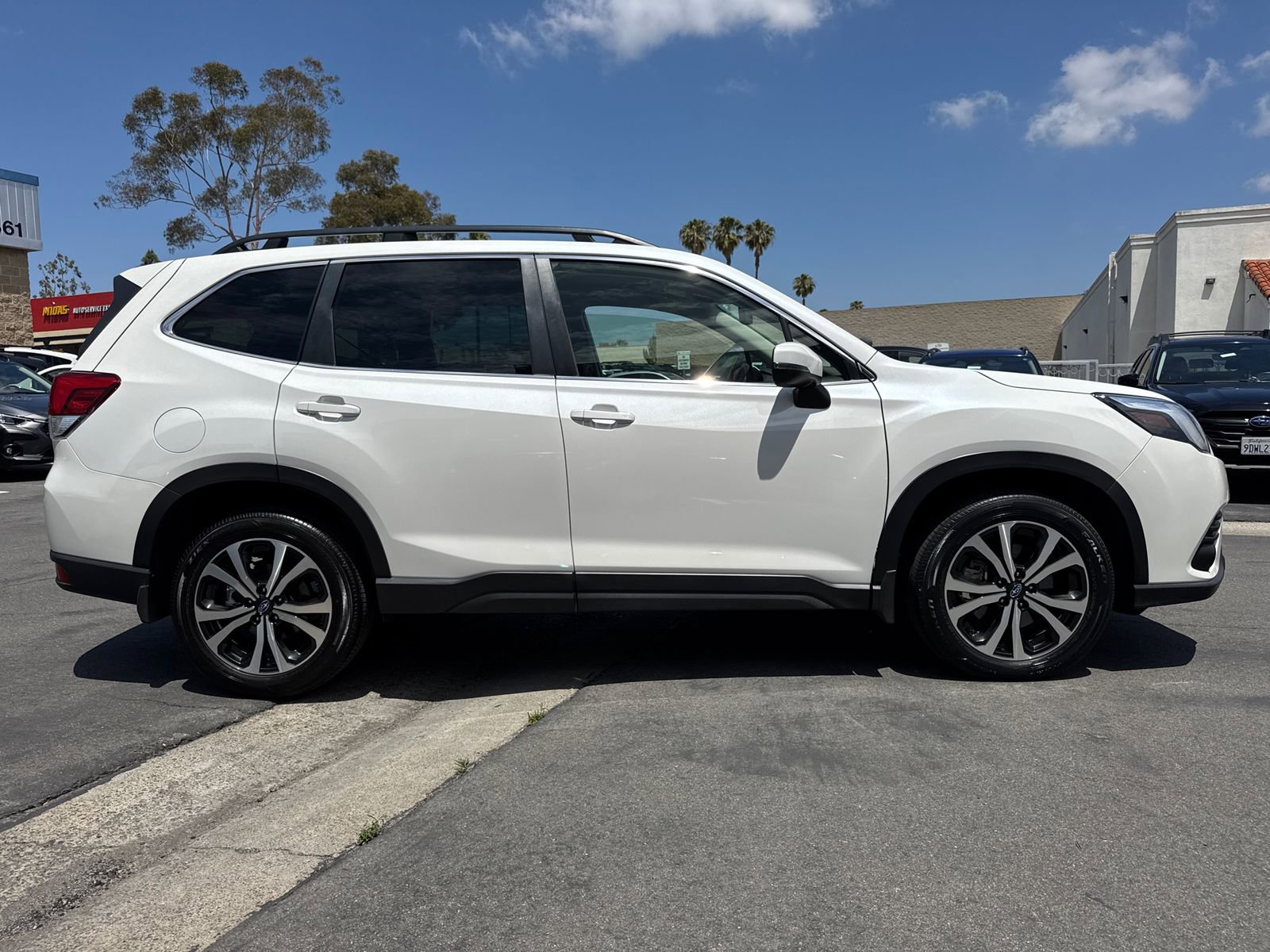 Used 2023 Subaru Forester Limited AWD/4WD image 5
