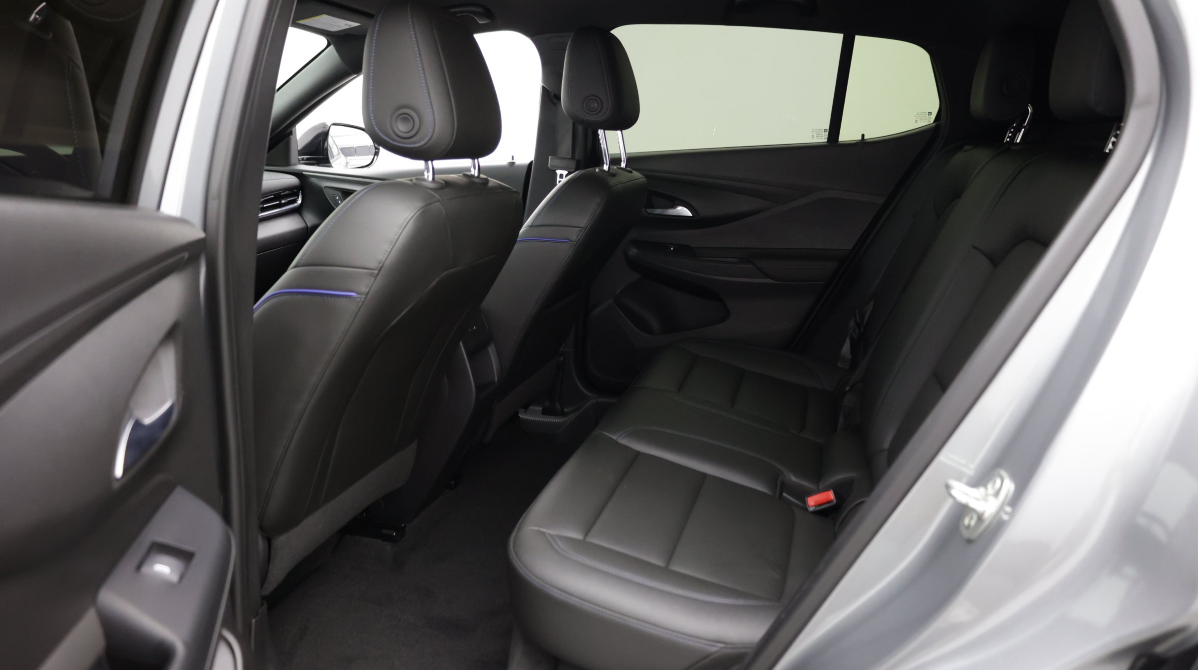 Used 2025 Buick Envista Sport Touring w/ Convenience I Package FWD image 27