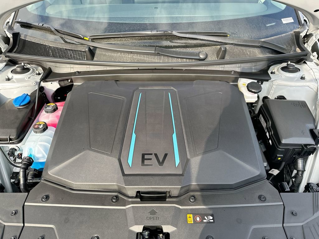 New 2024 Hyundai Ioniq 5 SEL image 45