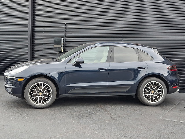 Certified 2018 Porsche Macan AWD/4WD image 2