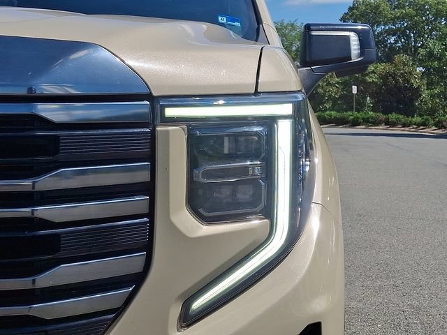 Used 2022 GMC Sierra 1500 AT4 w/ AT4 Premium Package AWD/4WD image 9