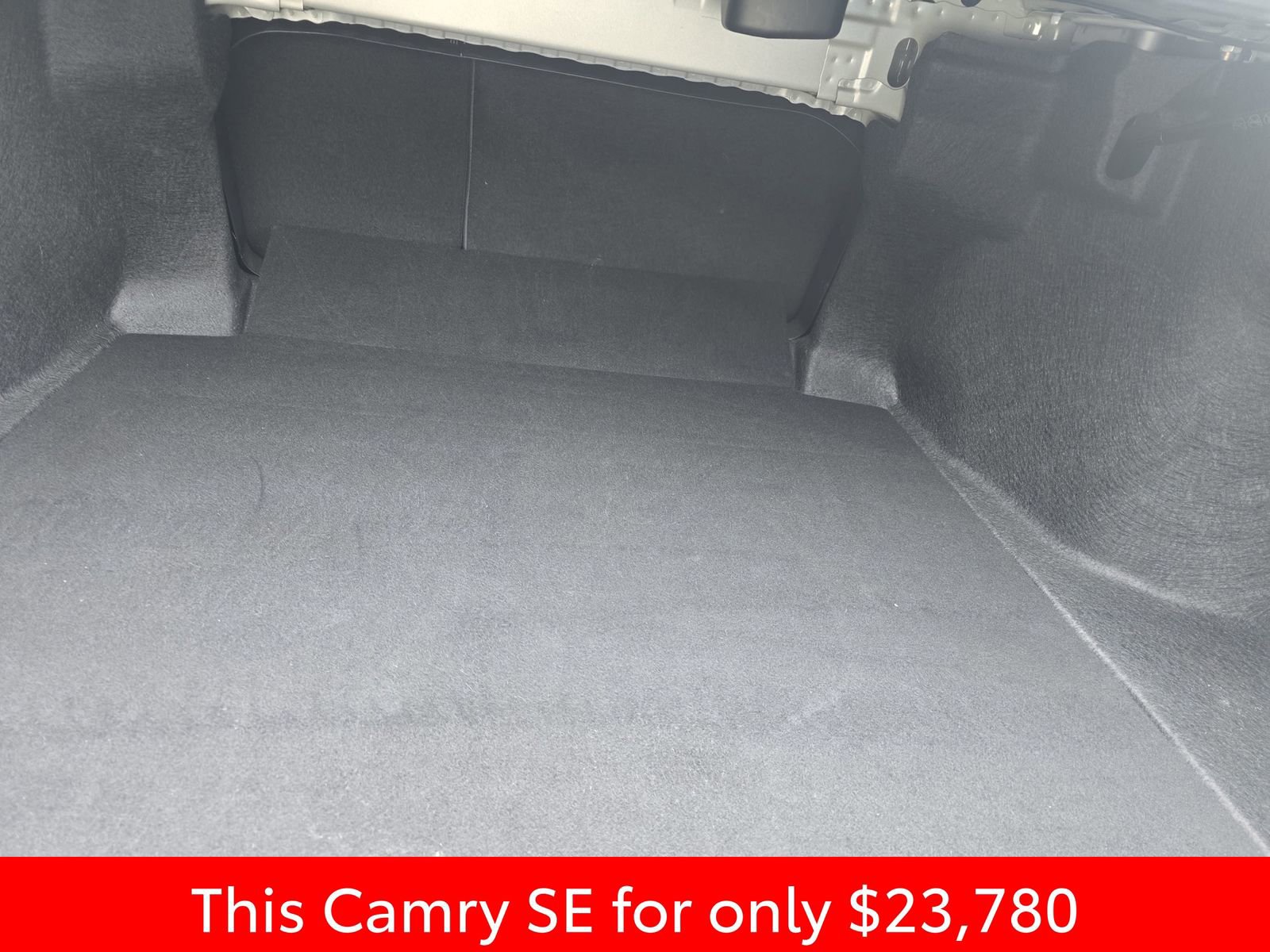 Used 2024 Toyota Camry SE image 18