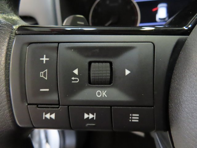 Used 2023 Nissan Rogue SV image 21