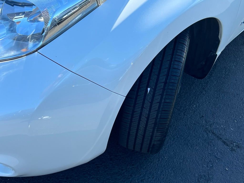 Used 2017 Nissan Leaf SV w/ Premium Package image 3