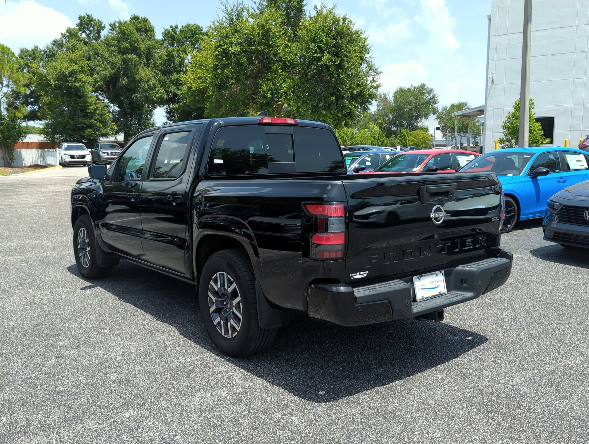 Used 2024 Nissan Frontier SL w/ Technology Package RWD image 7