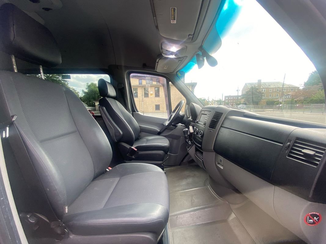 Used 2017 Mercedes-Benz Sprinter 3500 image 21
