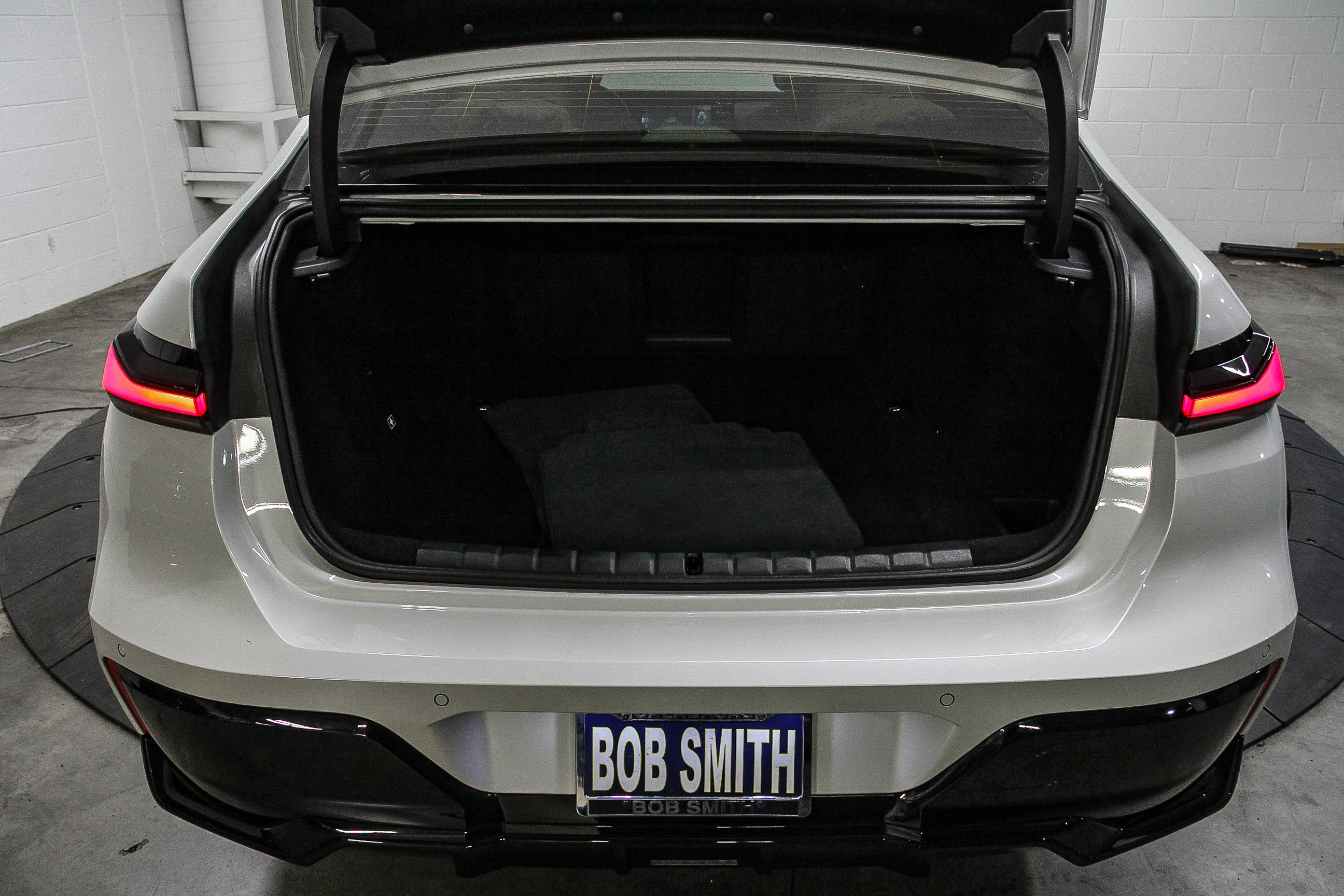 Used 2025 BMW i7 xDrive60 image 26