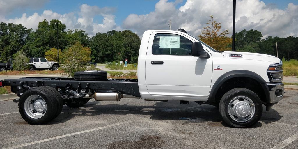 New 2025 RAM 4500 Tradesman w/ Chrome Appearance Group image 17