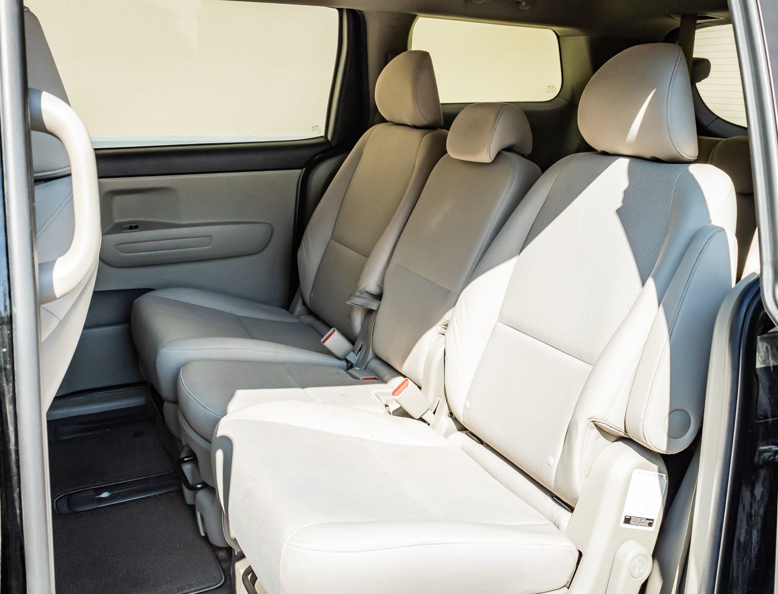 Used 2020 Kia Sedona LX FWD image 13
