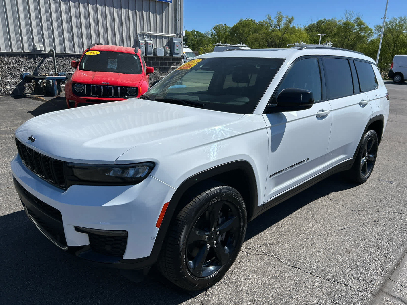 Used 2023 Jeep Grand Cherokee L Limited w/ Luxury Tech Group II AWD/4WD image 9