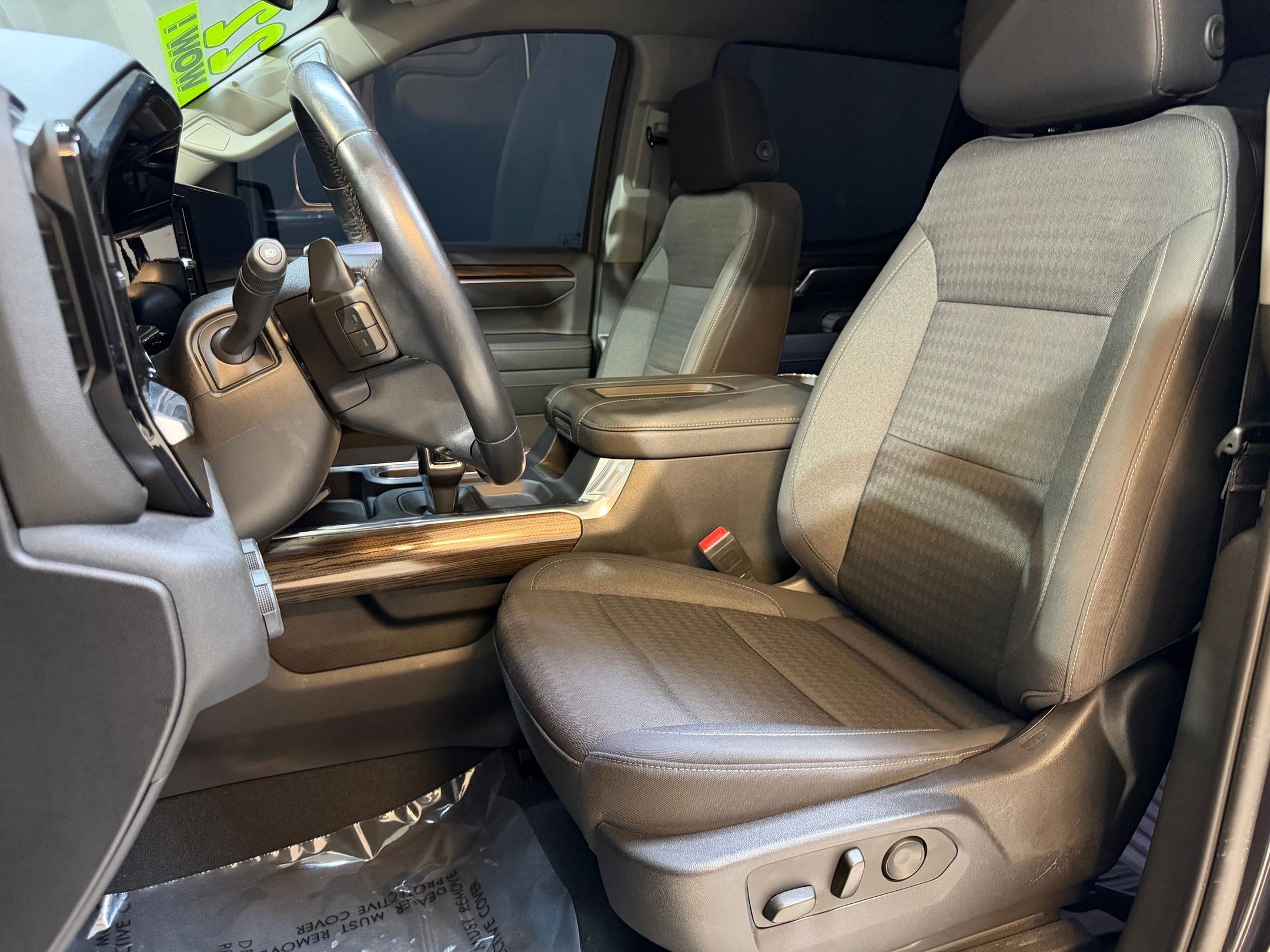 Used 2022 Chevrolet Silverado 1500 LT RWD image 5