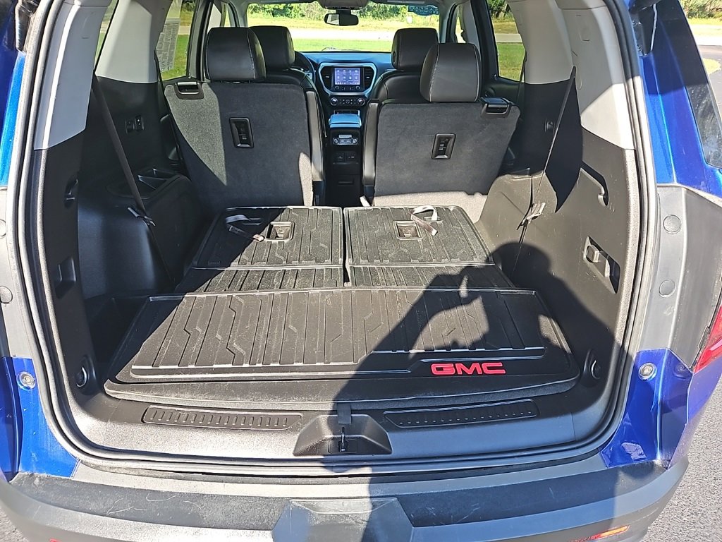 Used 2023 GMC Acadia SLT w/ Elevation Edition image 28