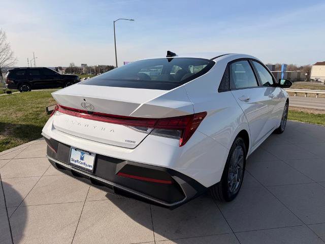 Used 2025 Hyundai Elantra Hybrid image 5