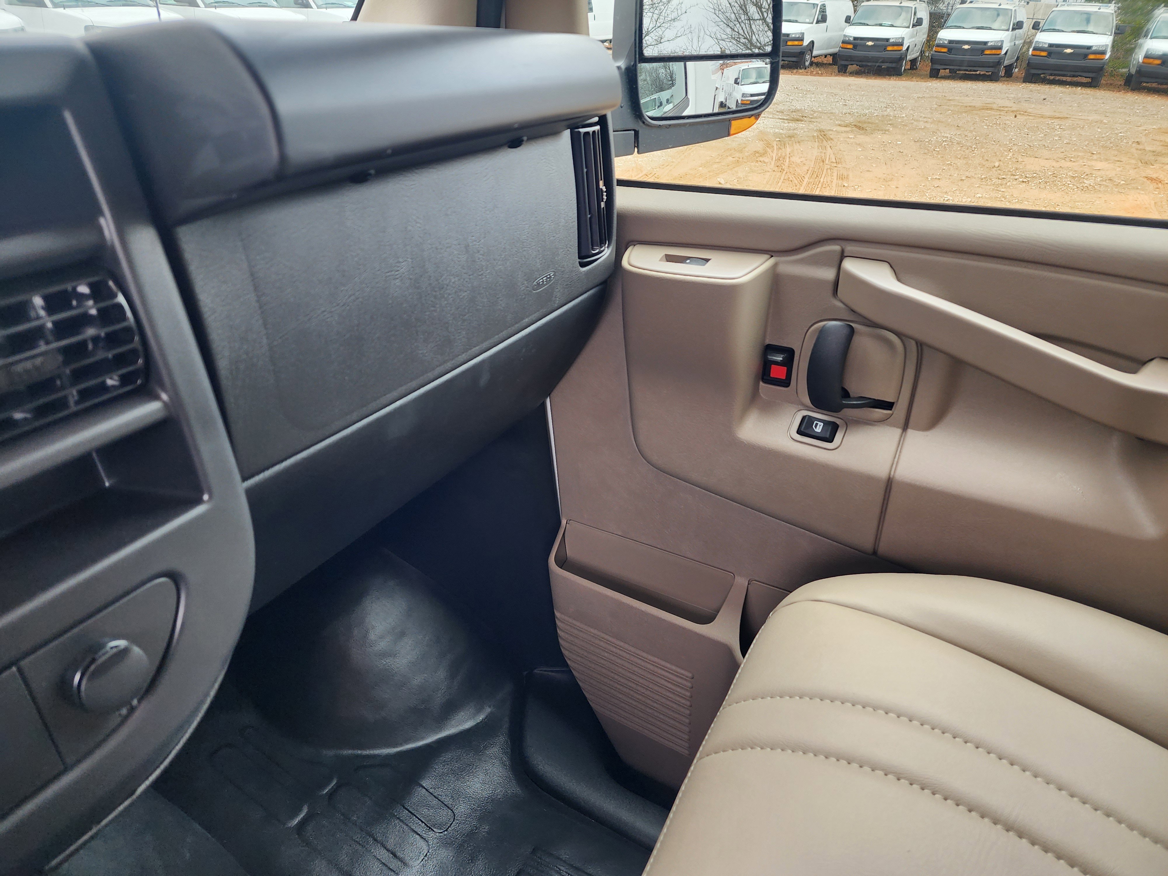 New 2025 Chevrolet Express 3500 w/ Power Convenience Package image 39