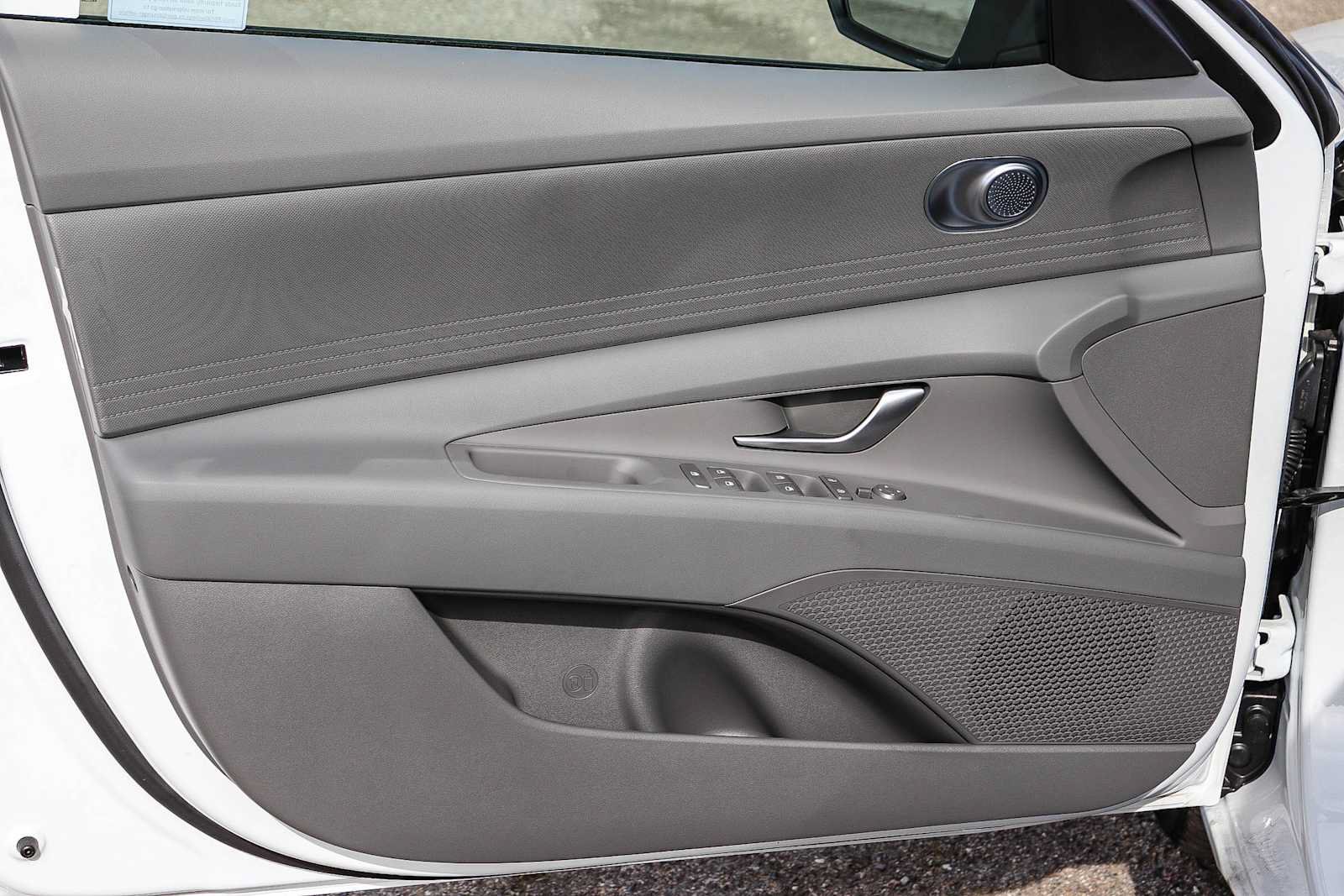New 2026 Hyundai Elantra Hybrid FWD image 25