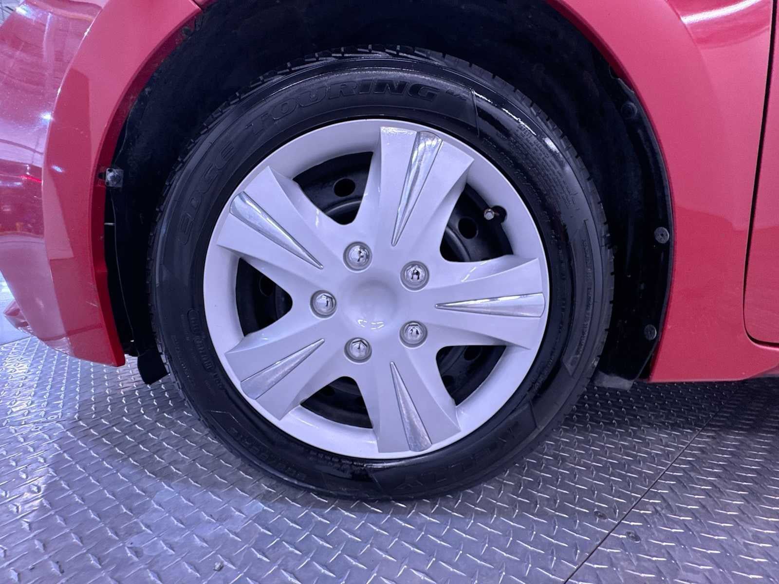 Used 2014 Toyota Corolla LE image 2