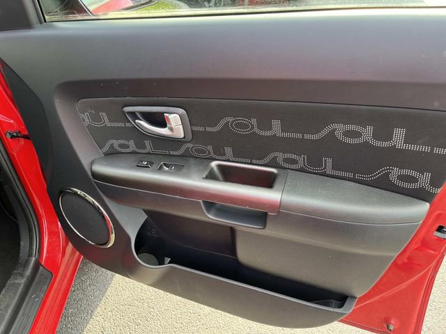 Used 2012 Kia Soul + w/ Audio Pkg image 21
