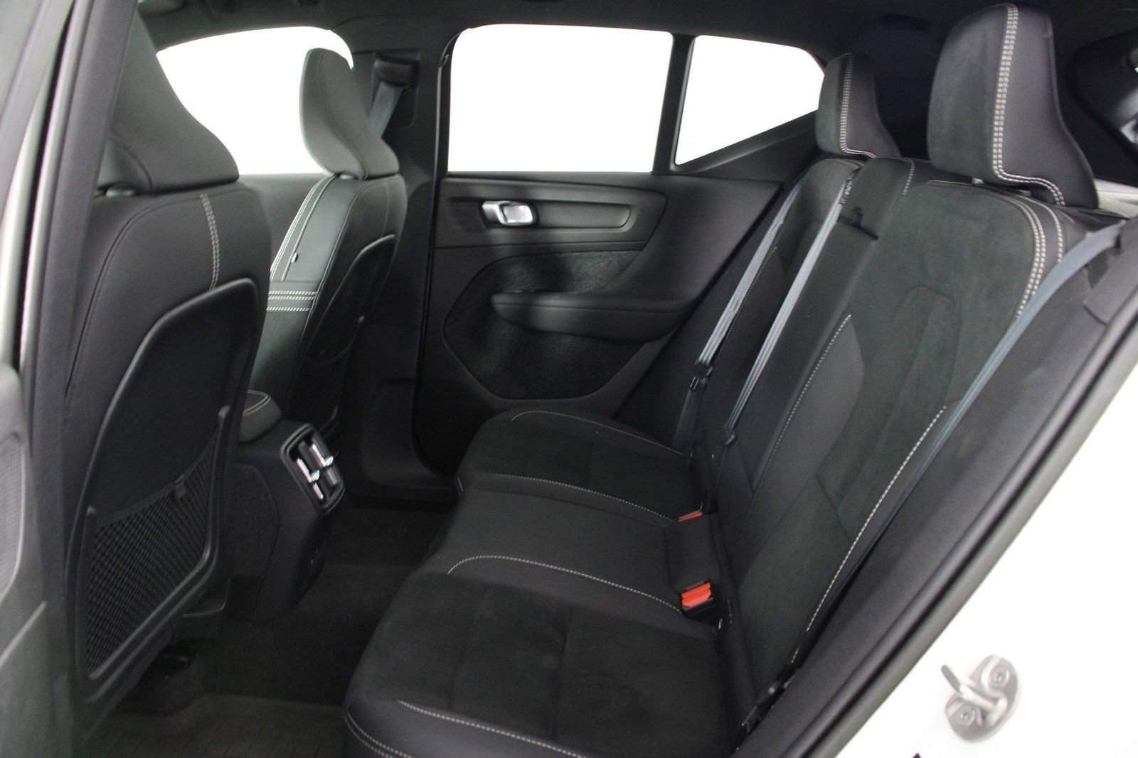 Used 2023 Volvo XC40 Recharge Ultimate w/ Protection Package Premier AWD/4WD image 30
