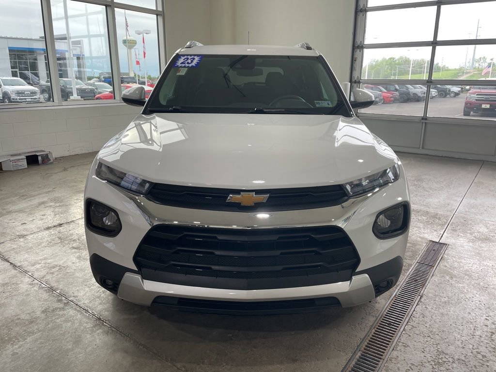 Used 2023 Chevrolet TrailBlazer LT FWD image 2