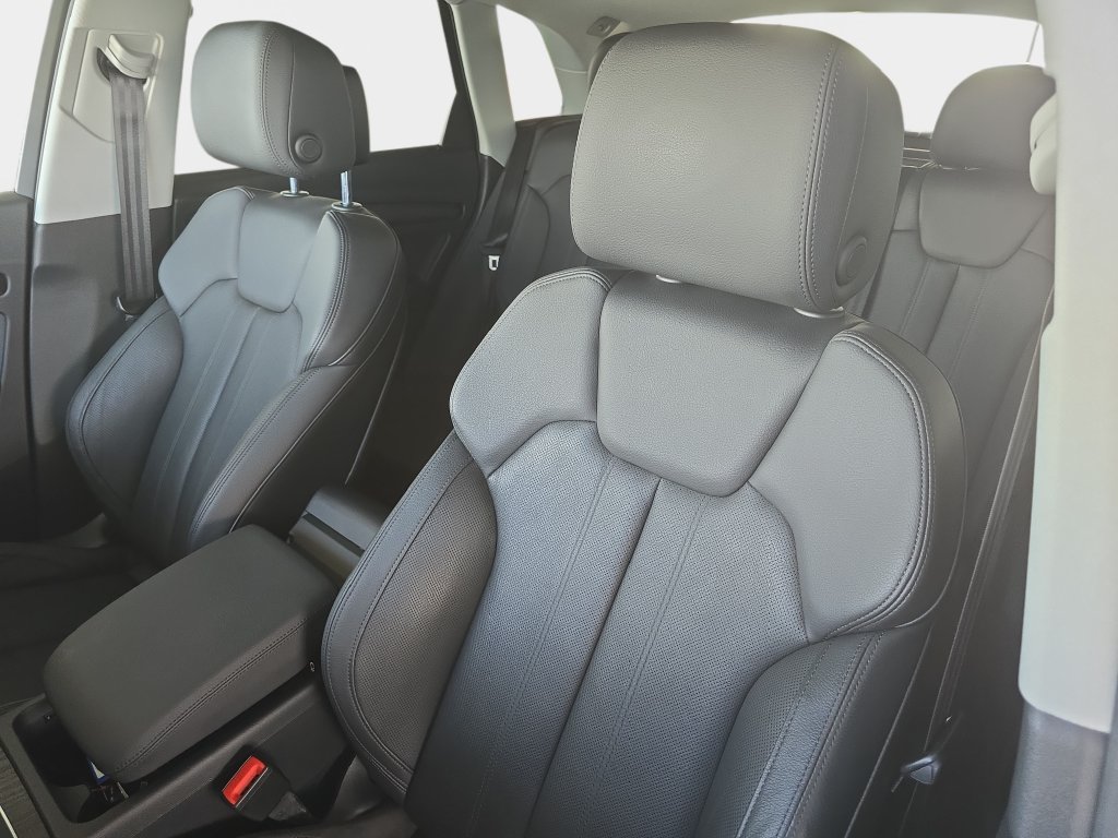 Used 2019 Audi Q5 2.0T w/ Premium Plus Package AWD/4WD image 23