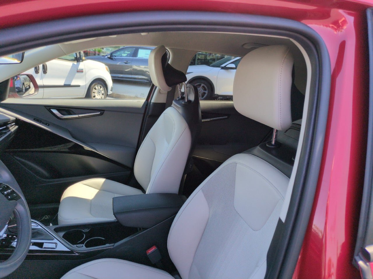 Used 2023 Kia Niro EX FWD image 14