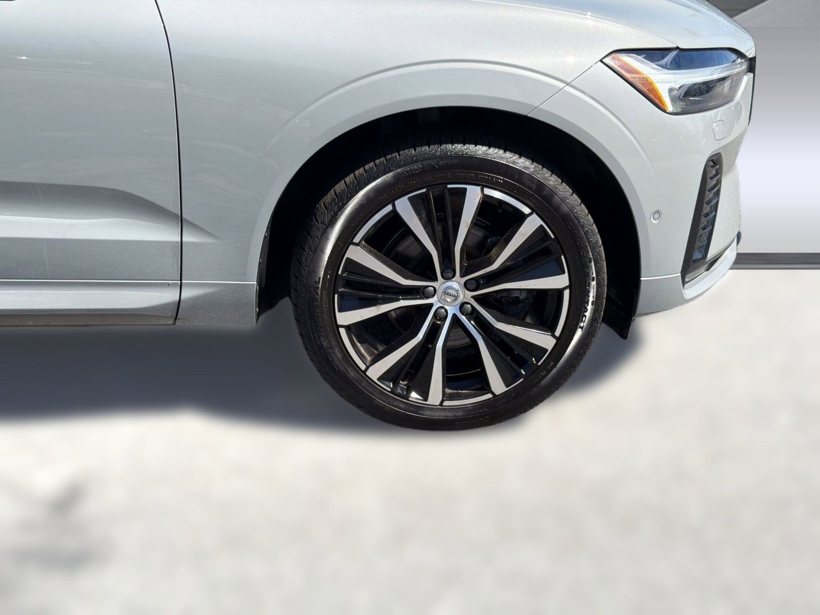 Certified 2024 Volvo XC60 B5 Plus w/ Climate Package image 12