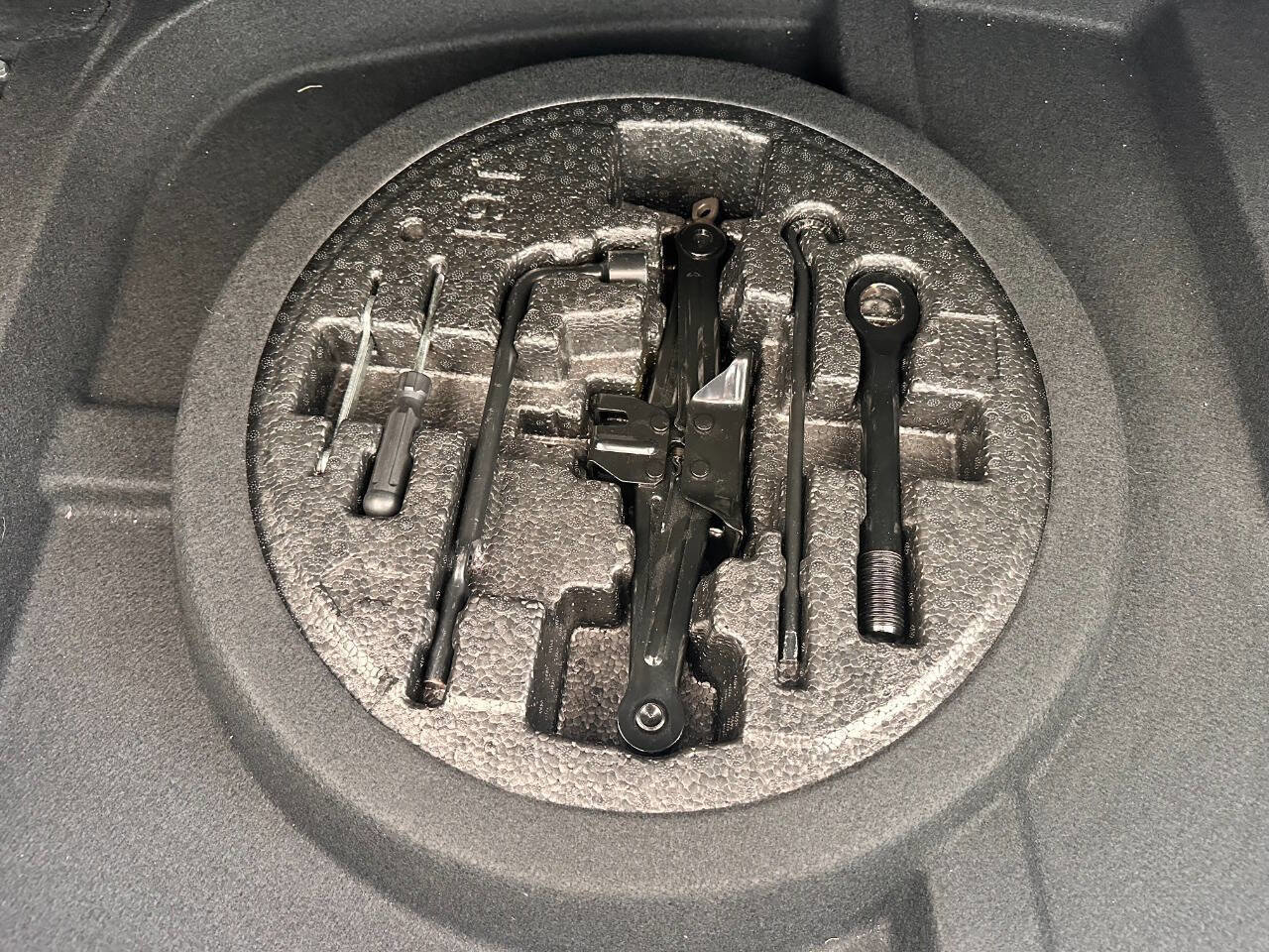 Used 2017 Genesis G90 5.0 Ultimate image 82