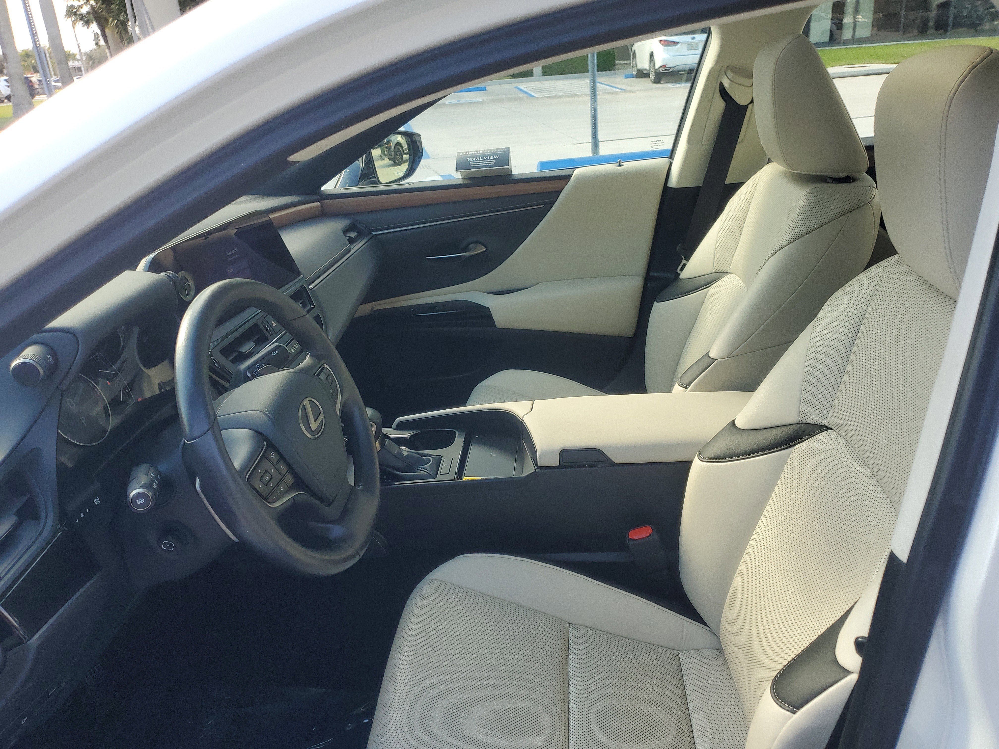 Certified 2025 Lexus ES 350 w/ Premium Package image 19