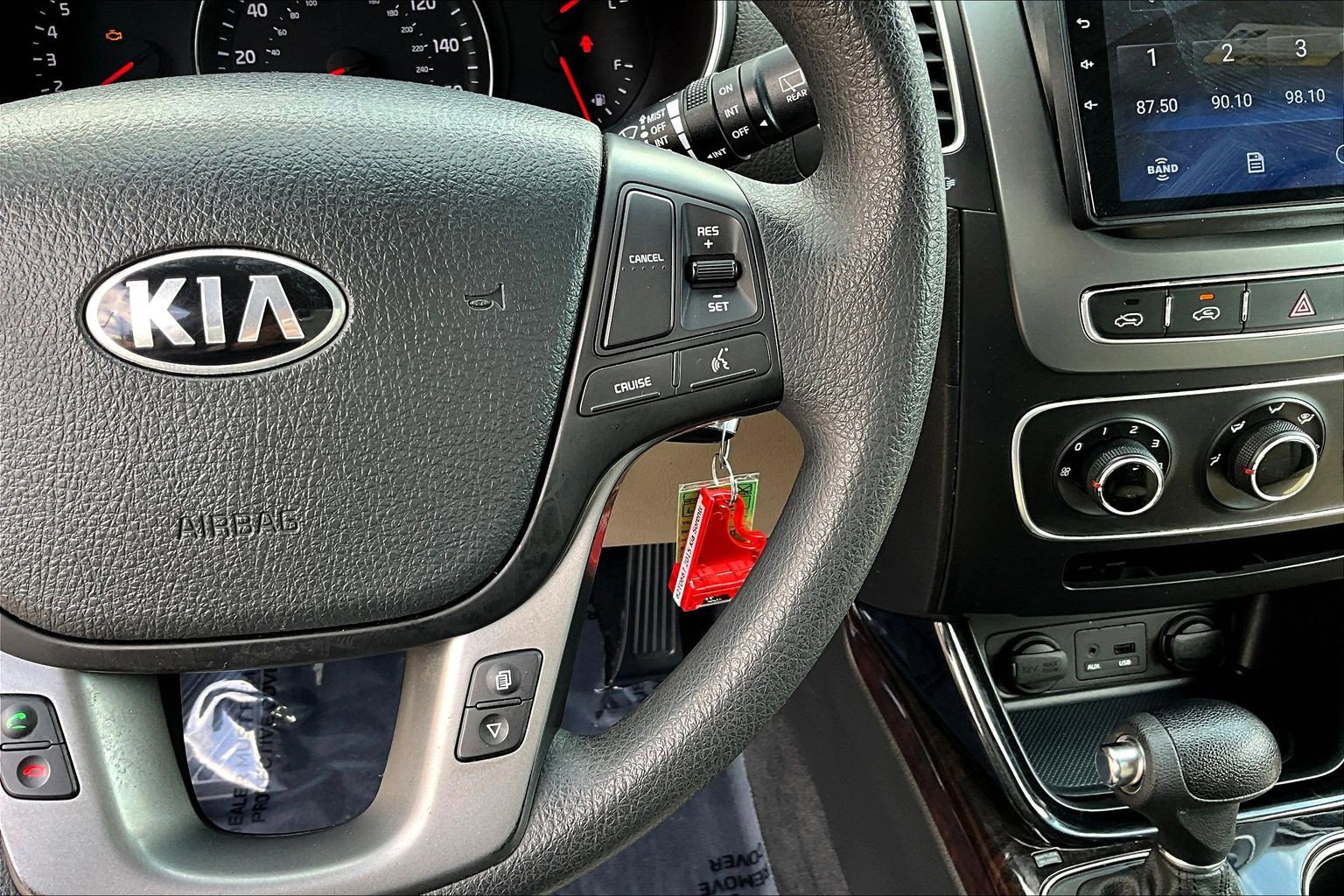 Used 2015 Kia Sorento LX image 12