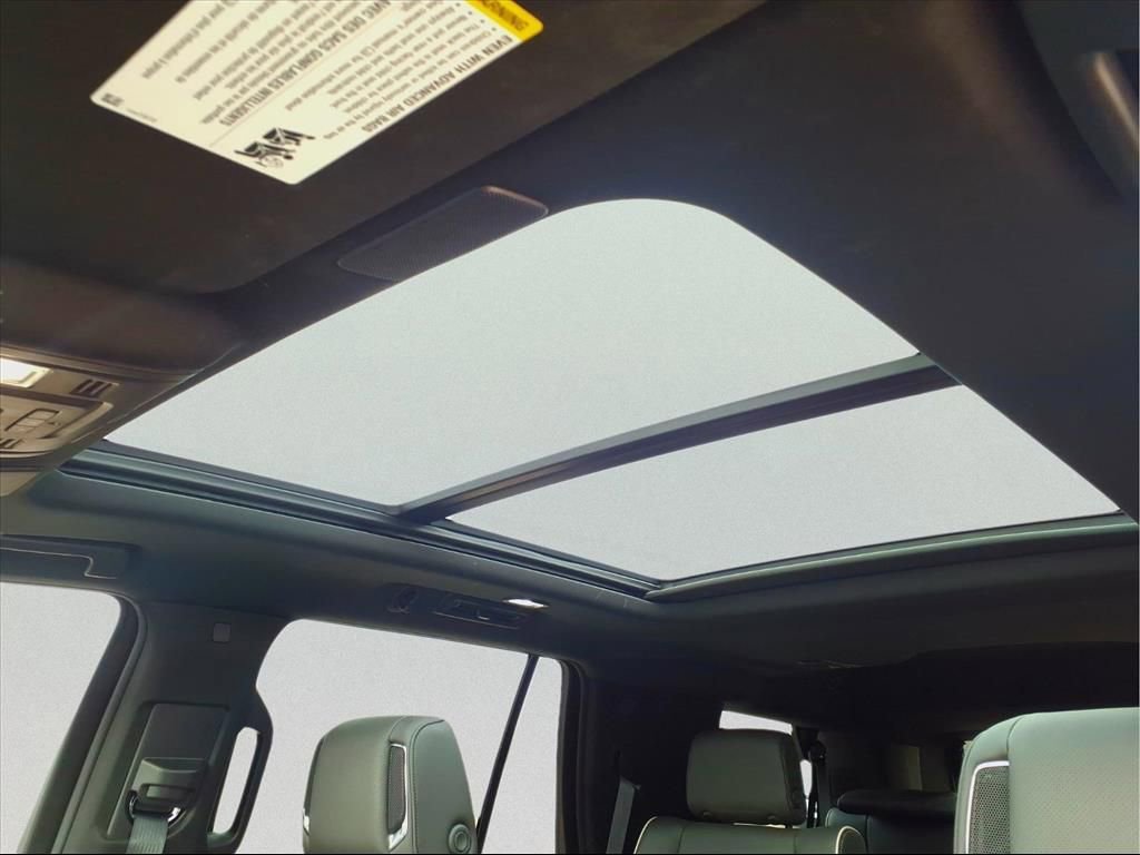 Used 2023 Cadillac Escalade Premium Luxury image 12