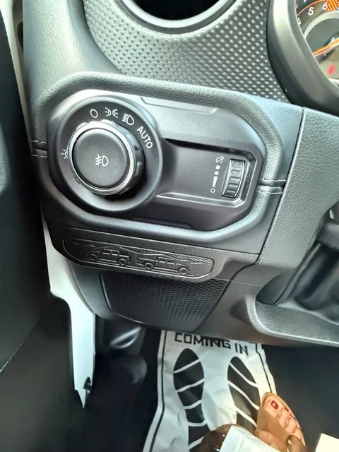 Used 2024 Jeep Wrangler Unlimited Rubicon AWD/4WD image 19