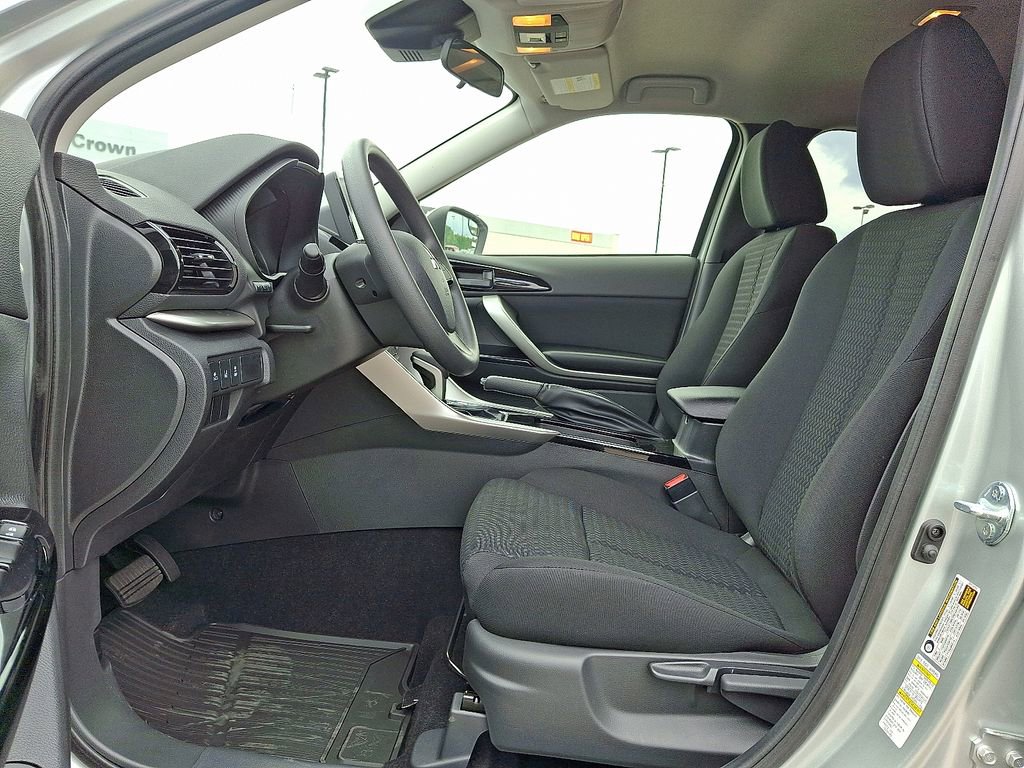 Used 2025 Mitsubishi Eclipse Cross LE image 6
