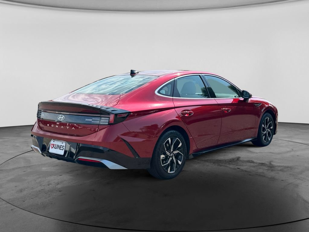 Used 2025 Hyundai Sonata SEL FWD image 8