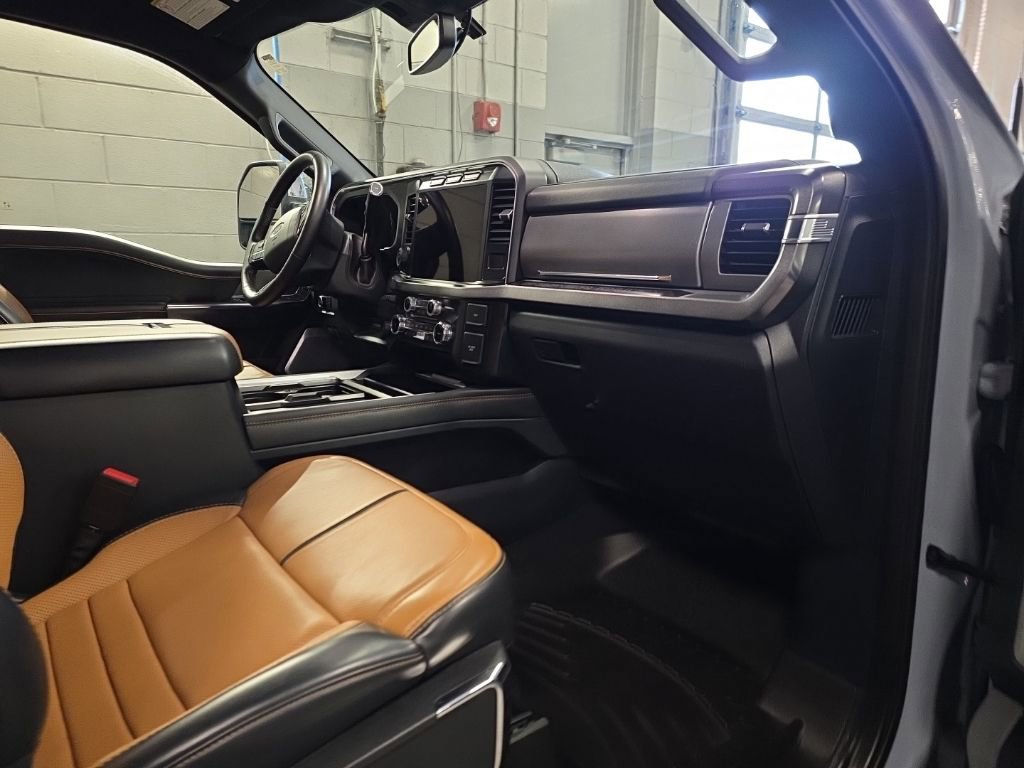 Used 2024 Ford F350 Platinum image 18