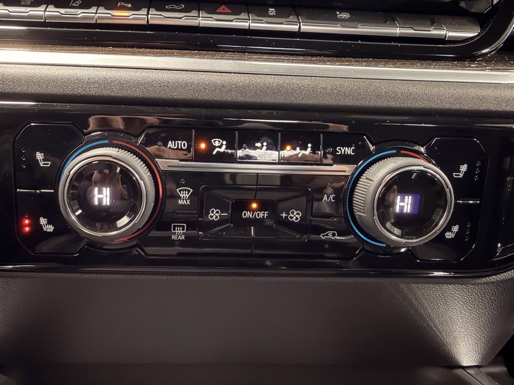 Used 2025 Chevrolet Silverado 2500 LT image 46