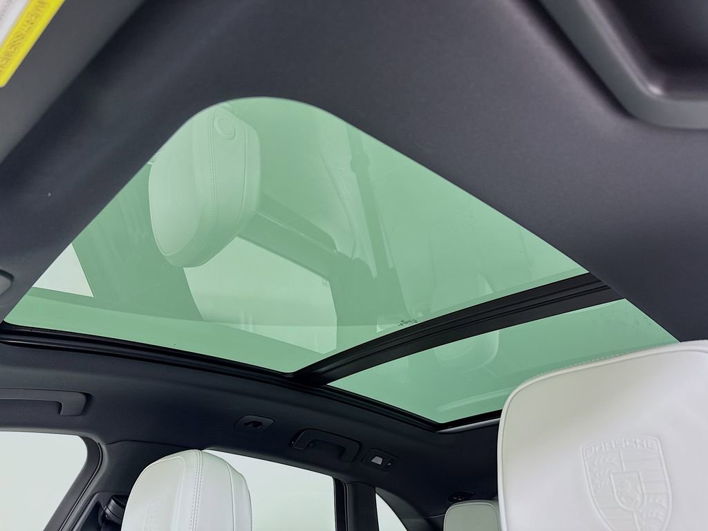 New 2026 Porsche Macan Turbo image 25