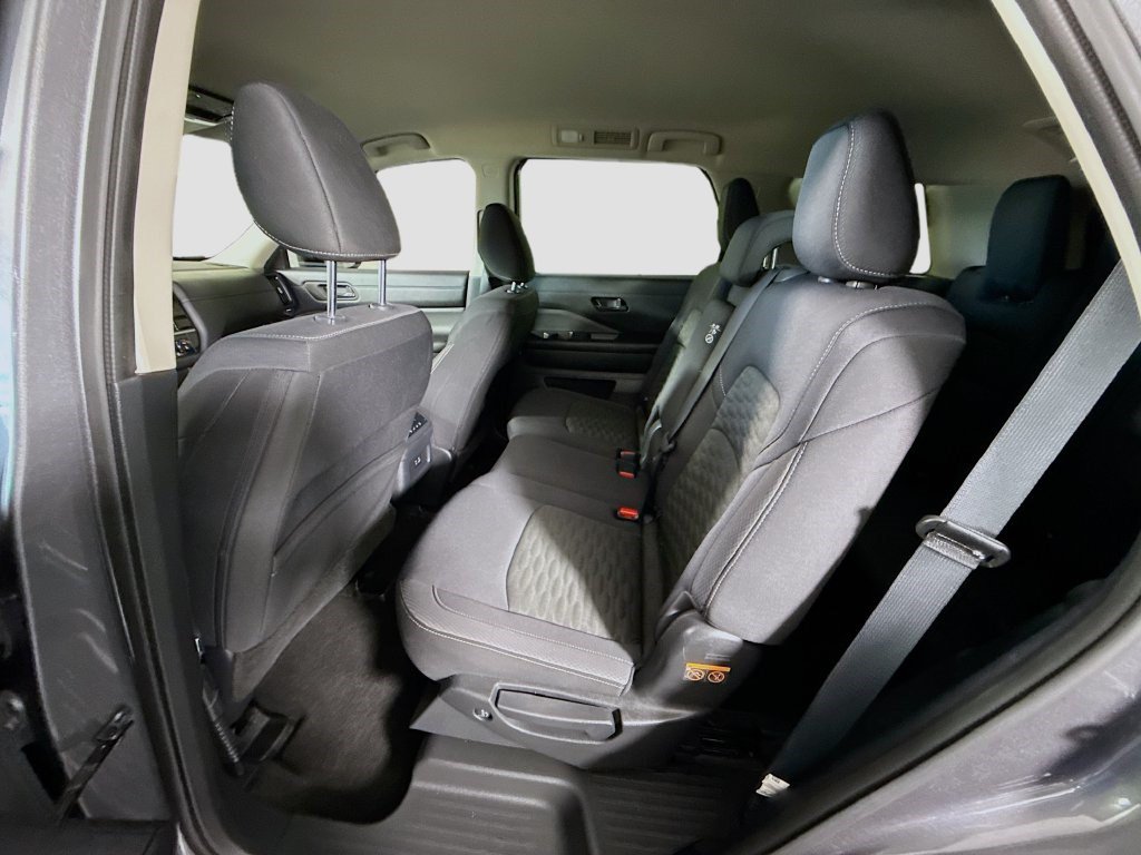 Used 2024 Nissan Pathfinder SV FWD image 24