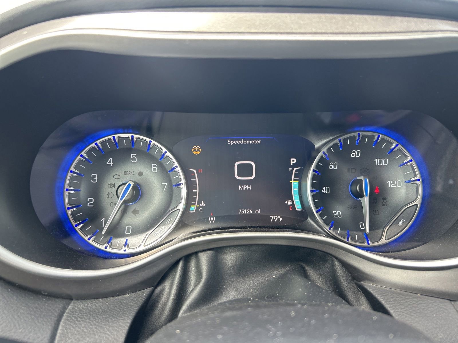 Used 2023 Chrysler Pacifica Touring-L FWD image 14