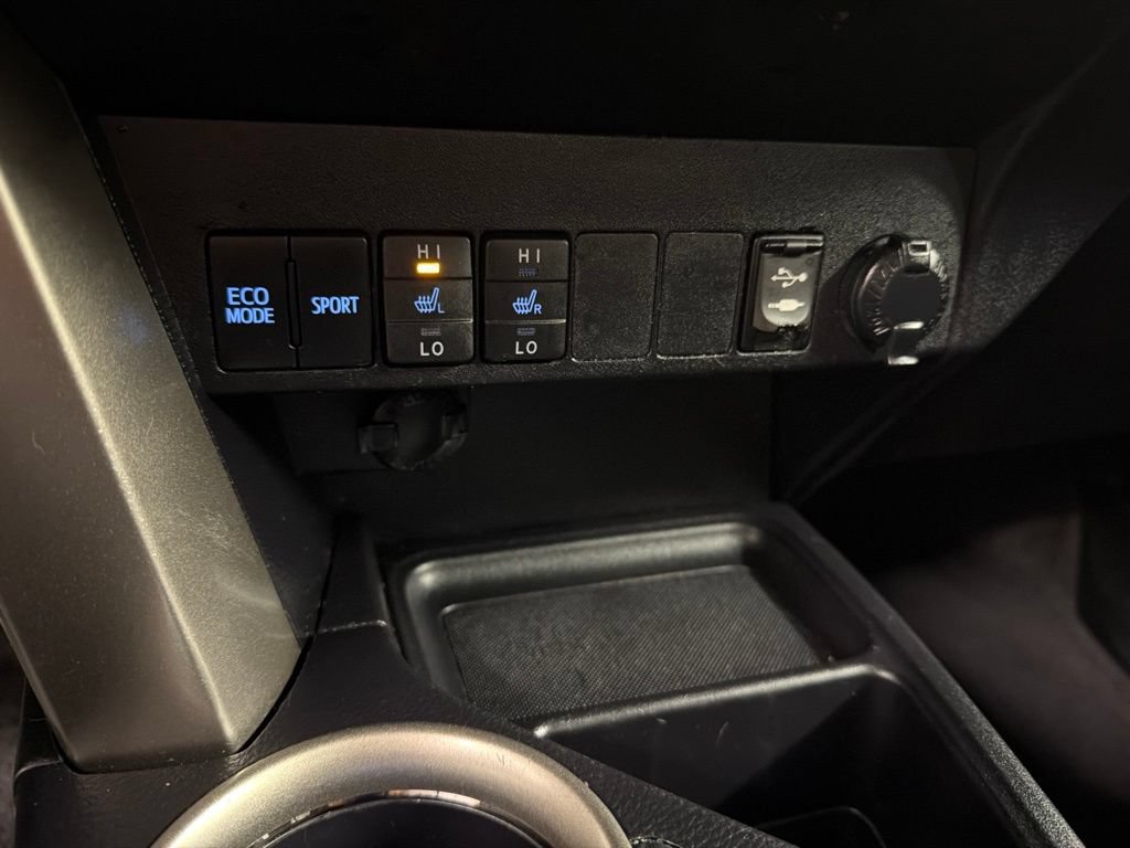 Used 2015 Toyota RAV4 Limited w/ Technology Package AWD/4WD image 13