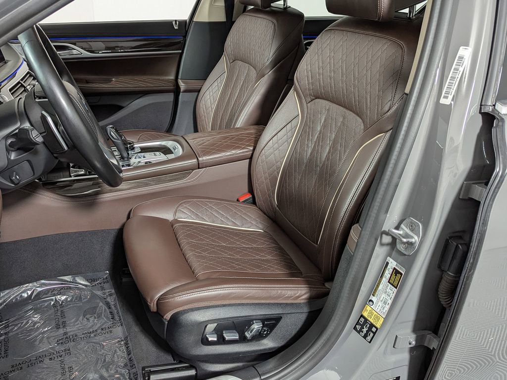 Used 2021 BMW 750i xDrive w/ Luxury Rear Seating Package AWD/4WD image 18
