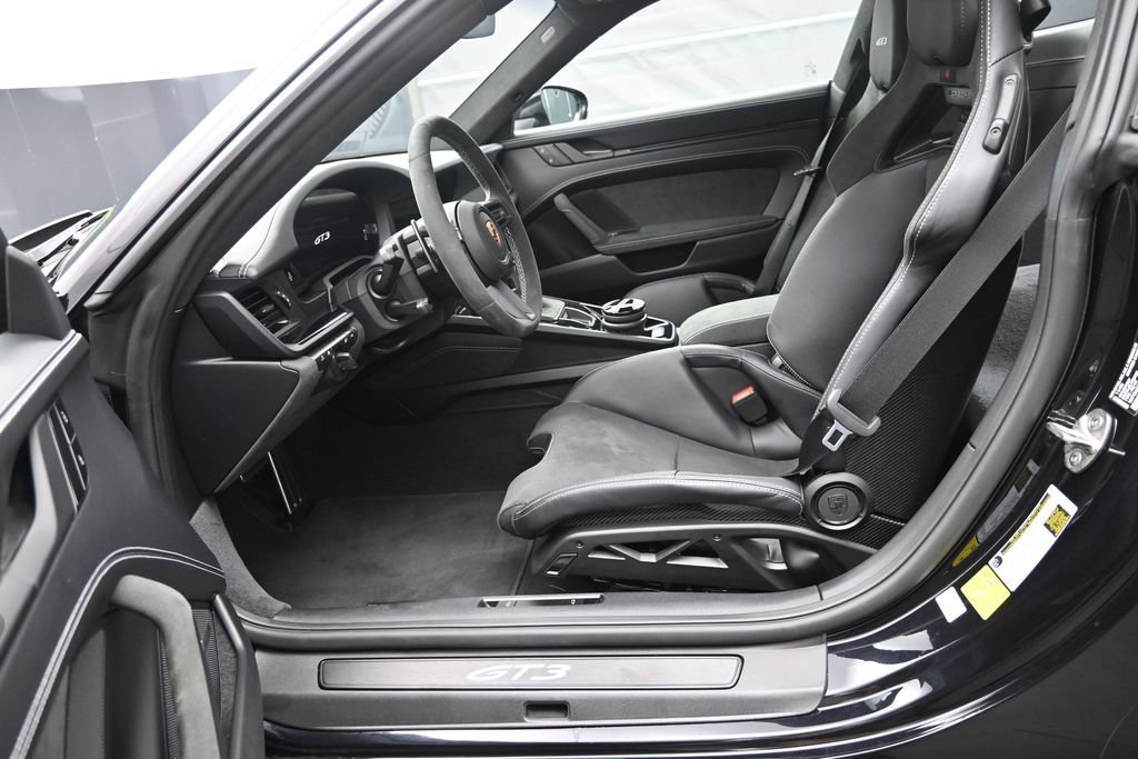 Certified 2026 Porsche 911 GT3 w/ Chrono Package RWD image 9