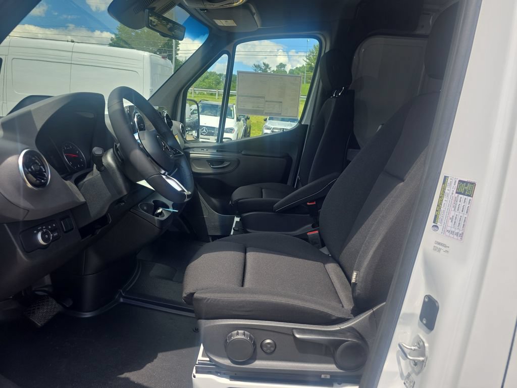 New 2026 Mercedes-Benz Sprinter 2500 image 9
