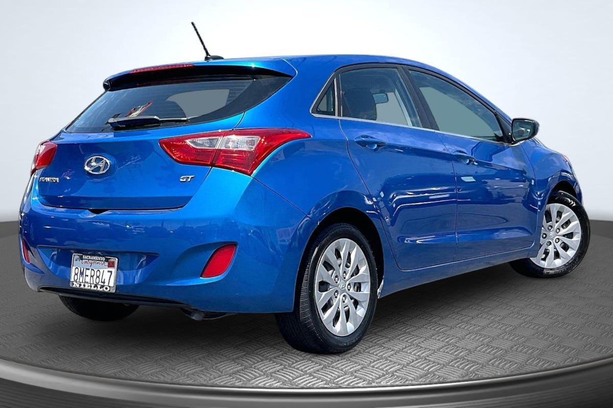 Used 2017 Hyundai Elantra GT FWD image 13