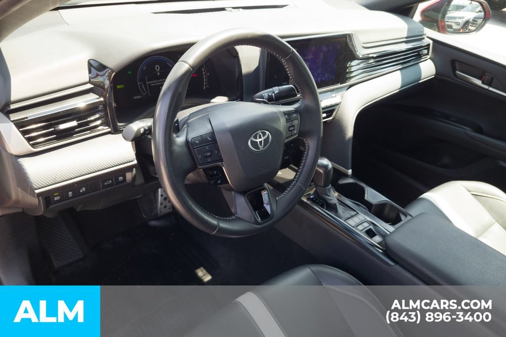 Used 2025 Toyota Camry SE FWD image 14