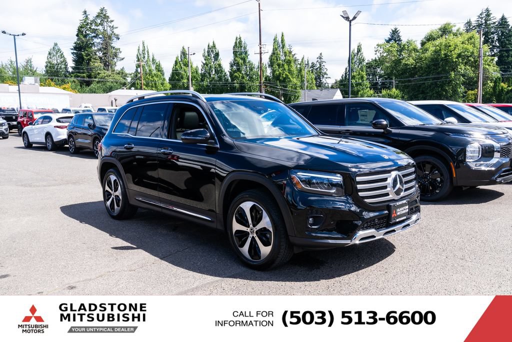 Used 2025 Mercedes-Benz GLB 250 4MATIC image 28