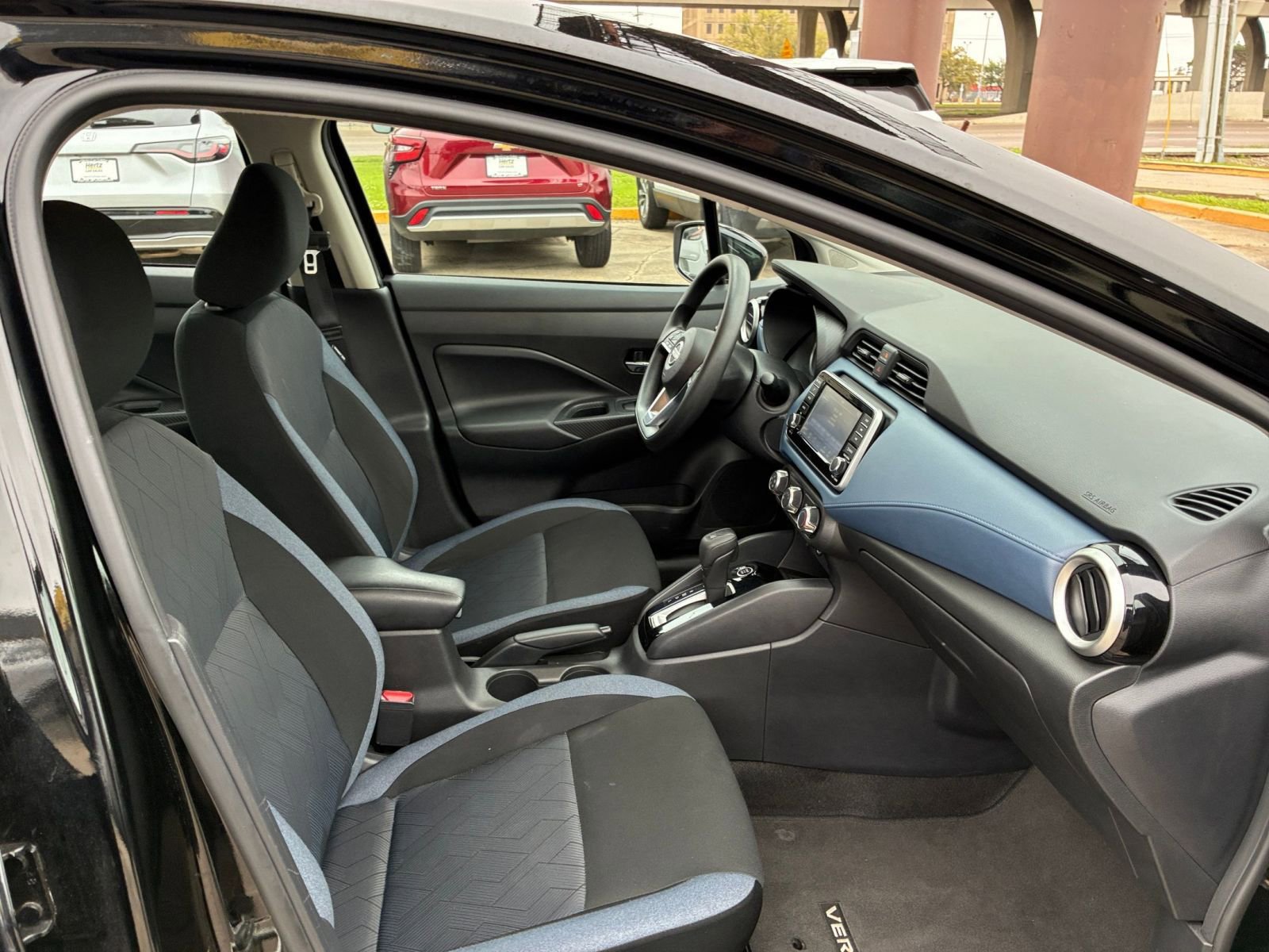 Used 2025 Nissan Versa SV image 28