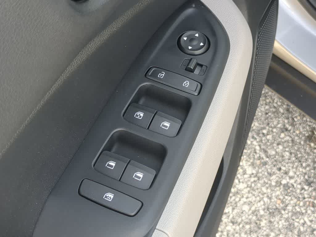 New 2026 Hyundai Venue SEL FWD image 19