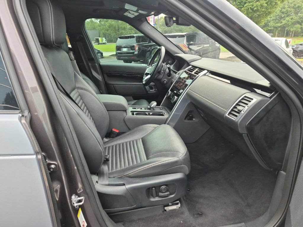 Used 2021 Land Rover Discovery S R-Dynamic AWD/4WD image 17