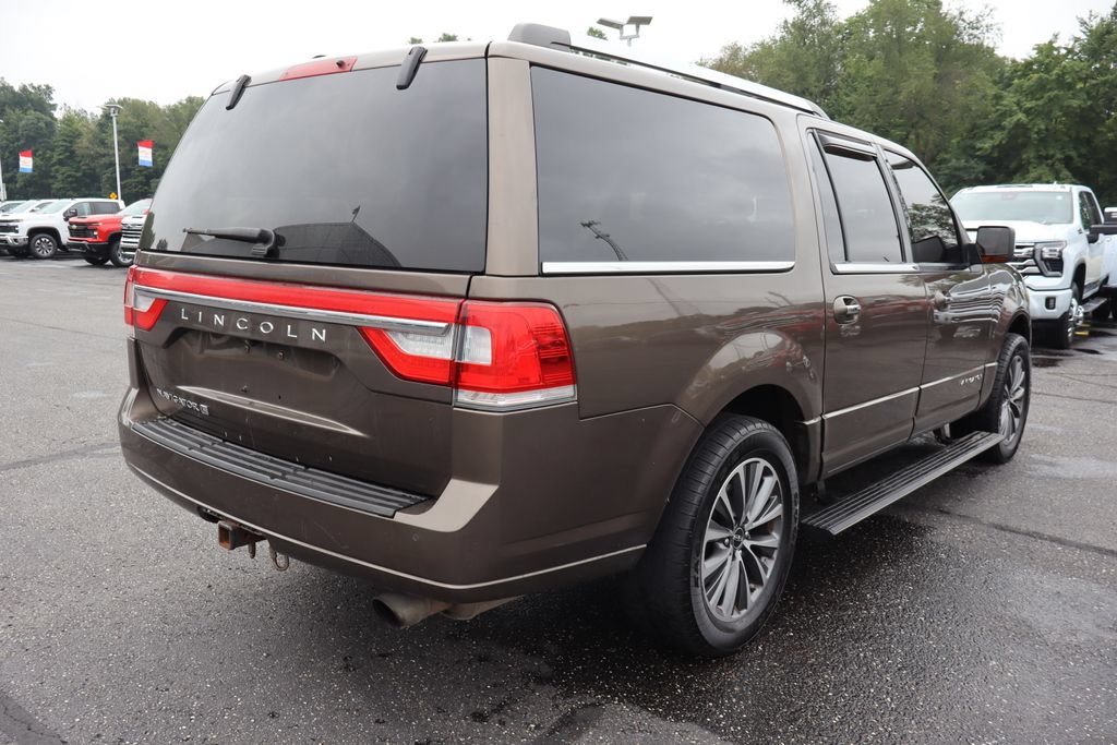 Used 2017 Lincoln Navigator L Select AWD/4WD image 41
