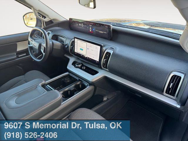 Certified 2025 Ford Expedition Active image 15